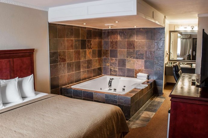 Quality Inn and Suites Fife/Tacoma