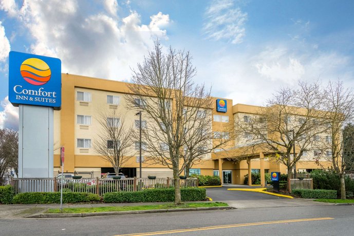 Comfort Inn & Suites Aurora Avenue North