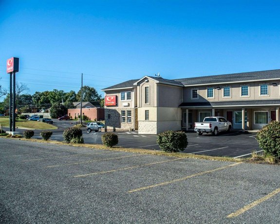 Econo Lodge & Suites Airport North Syracuse
