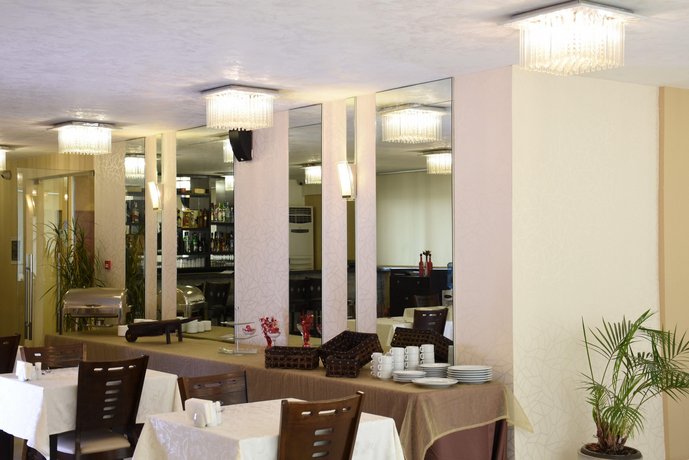 Al Murjan Palace Hotel