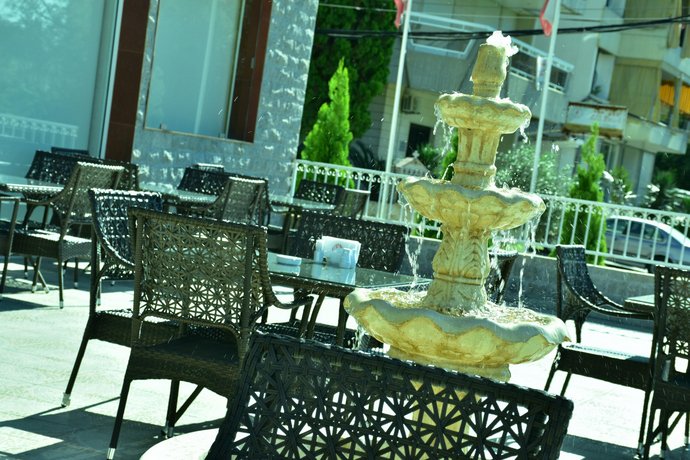 Al Murjan Palace Hotel