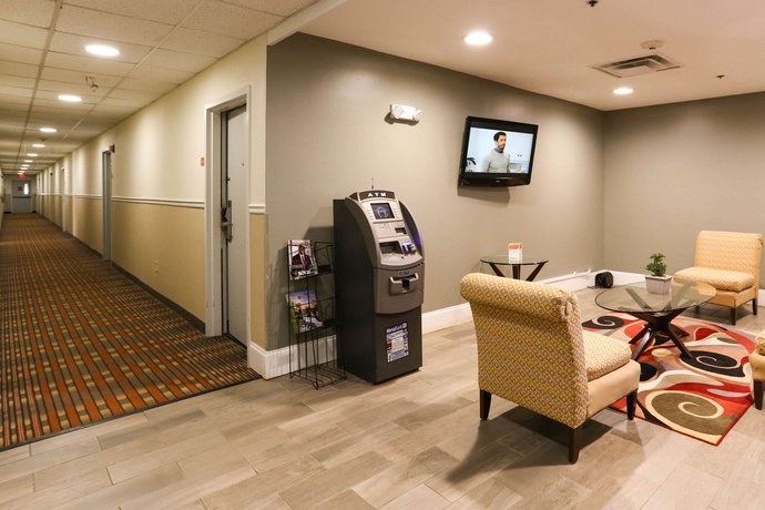 Econo Lodge Inn and Suites Greenville