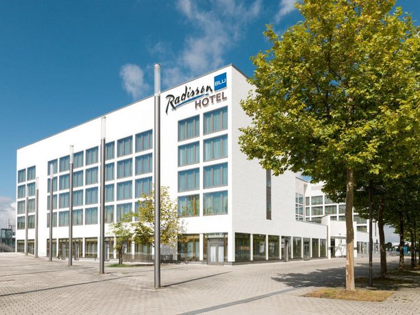 Radisson Blu Hotel Hannover TUI Arena Germany thumbnail