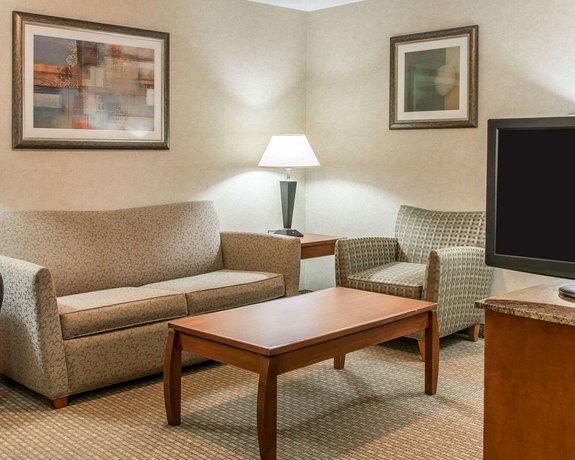 Comfort Inn Near Greenfield Village Dearborn Compare Deals