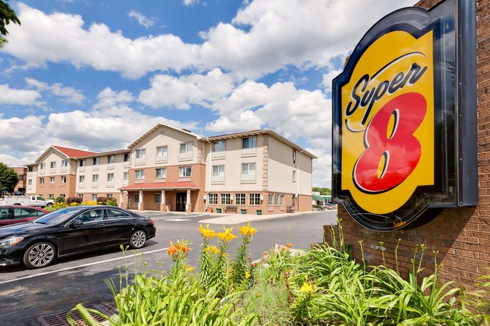 Super 8 by Wyndham Akron S Green Uniontown OH