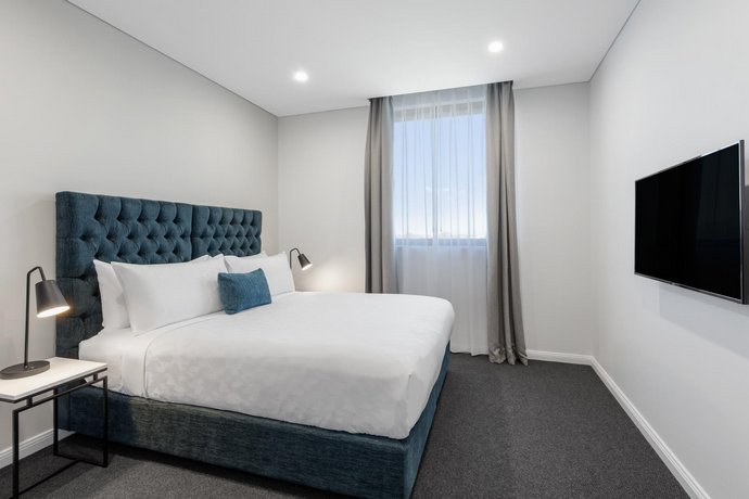 Meriton Suites Coward Street