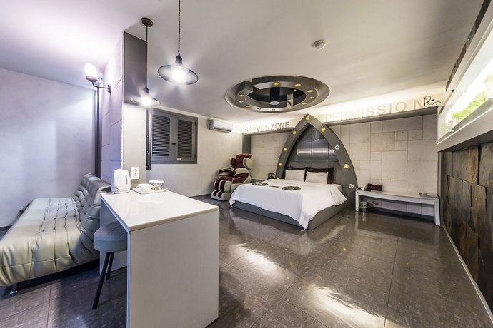 Nobless Hotel