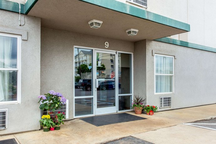 Rodeway Inn & Suites near Outlet Mall - Asheville