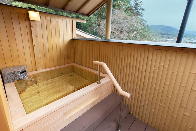 Arashiyama Onsen Saishiki no Yado Hanaikada
