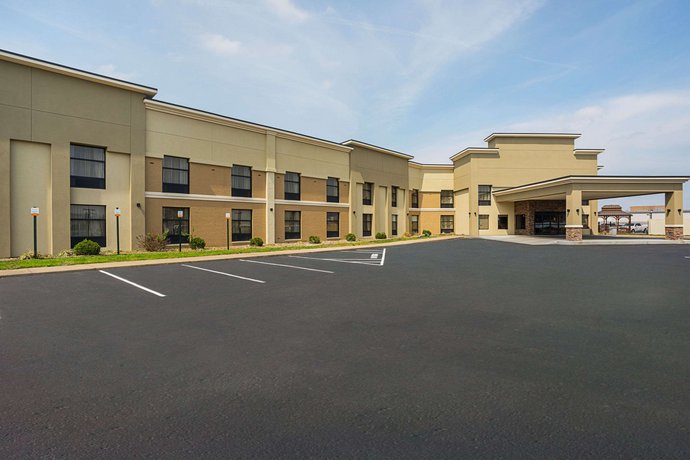 Clarion Inn & Suites Evansville
