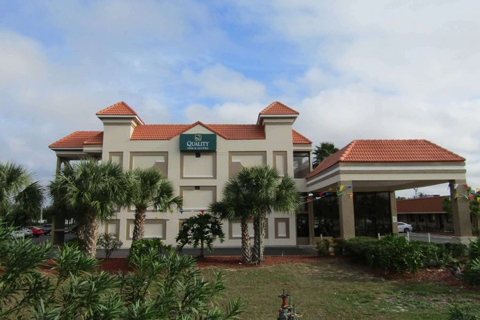 Quality Inn & Suites by the Lake