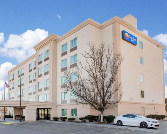 Comfort Inn Suites Rochester Niagara Falls Compare Deals