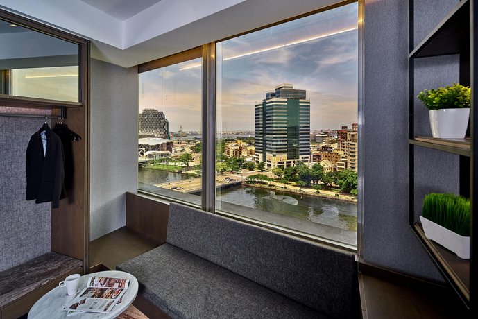 Harbour 10 Hotel