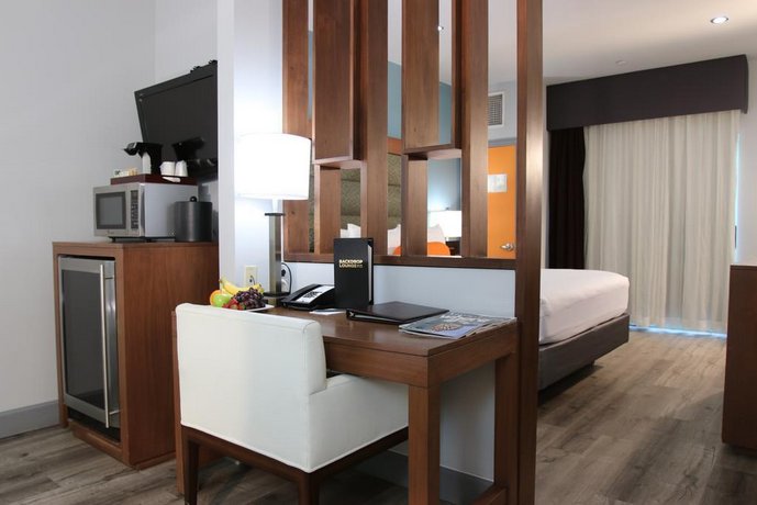 BLVD Hotel & Spa - Walking Distance to Universal Studios Hollywood