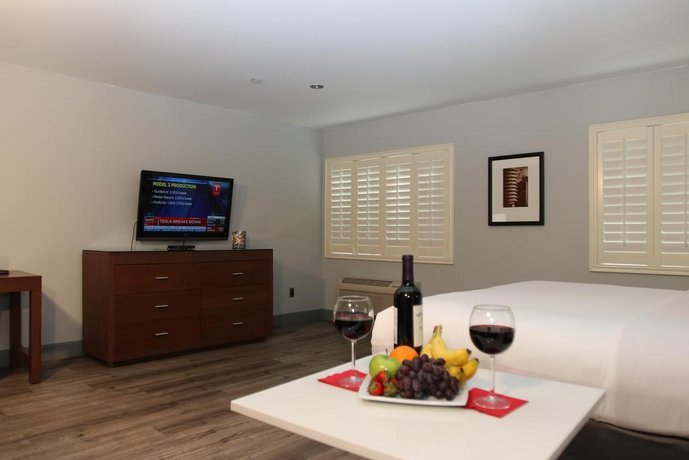 BLVD Hotel & Spa - Walking Distance to Universal Studios Hollywood