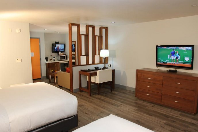 BLVD Hotel & Spa - Walking Distance to Universal Studios Hollywood