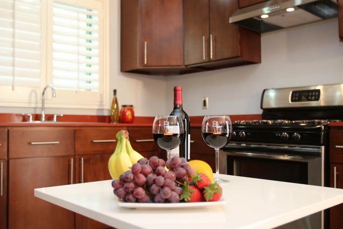 BLVD Hotel & Spa - Walking Distance to Universal Studios Hollywood