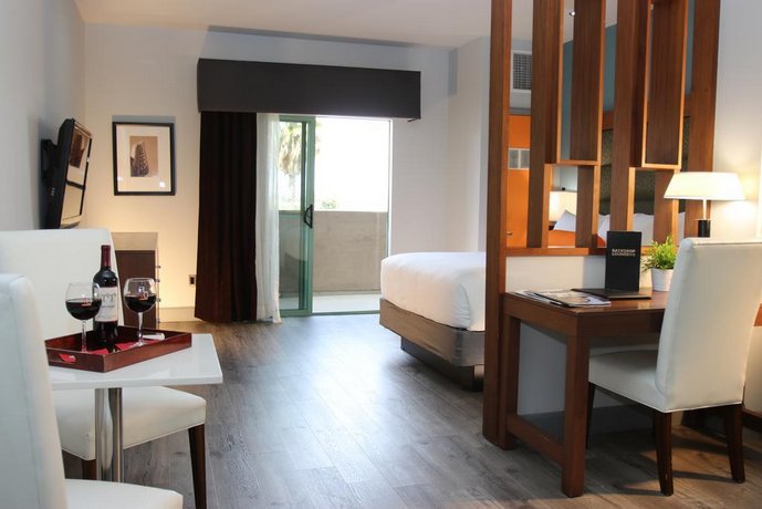 BLVD Hotel & Spa - Walking Distance to Universal Studios Hollywood