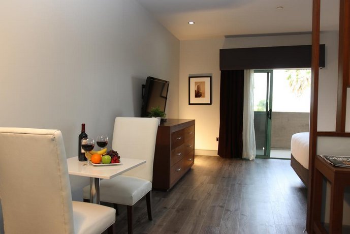 BLVD Hotel & Spa - Walking Distance to Universal Studios Hollywood