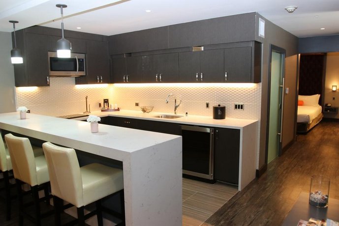 BLVD Hotel & Spa - Walking Distance to Universal Studios Hollywood