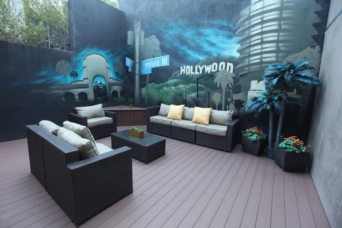 BLVD Hotel & Spa - Walking Distance to Universal Studios Hollywood