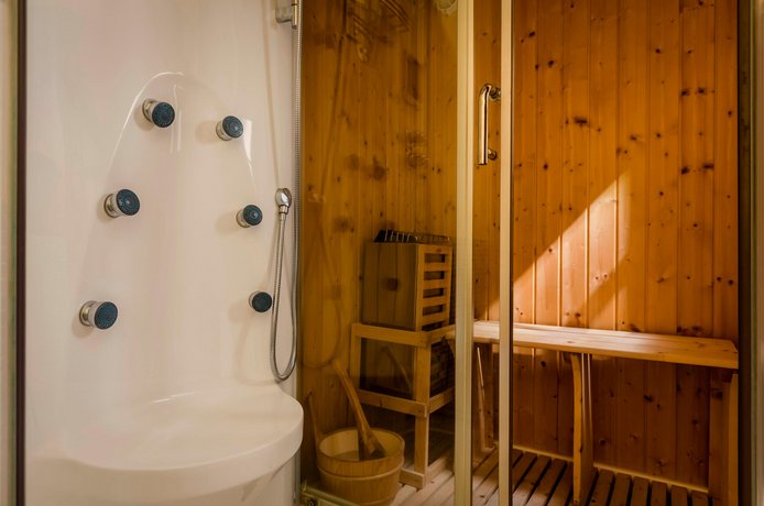 Exe Cunit Suites & Spa