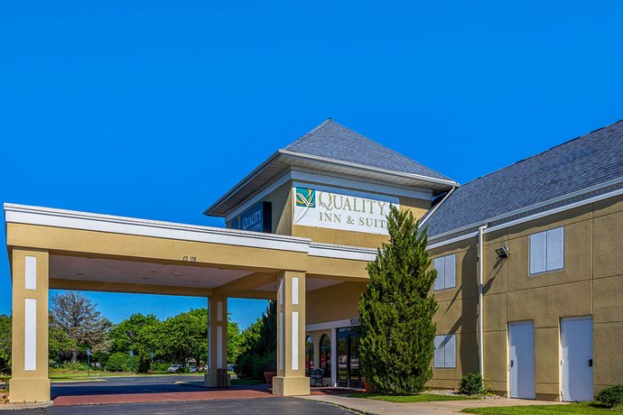 Quality Inn Suites Coldwater Compare Deals - 