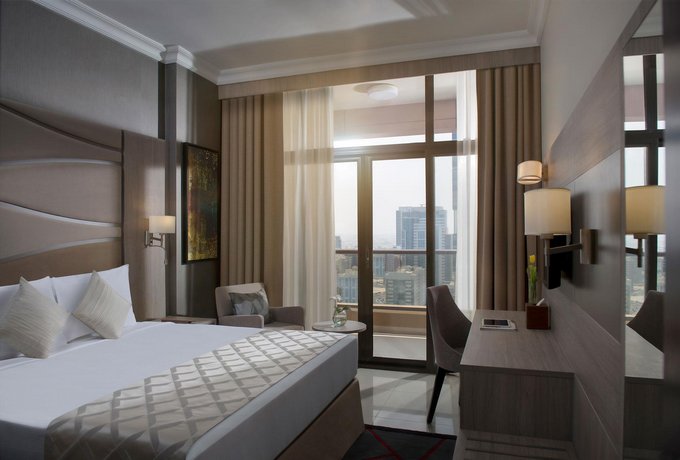 Two Seasons Hotel & Apartments