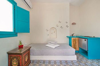 Nissia Beach Apartments & Suites