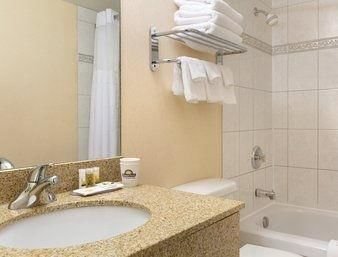 Days Inn by Wyndham Calgary South