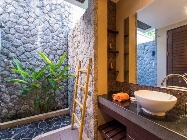 Tulip Pool Villa