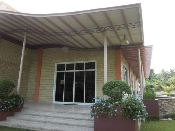 Hisoler's Beach Resort