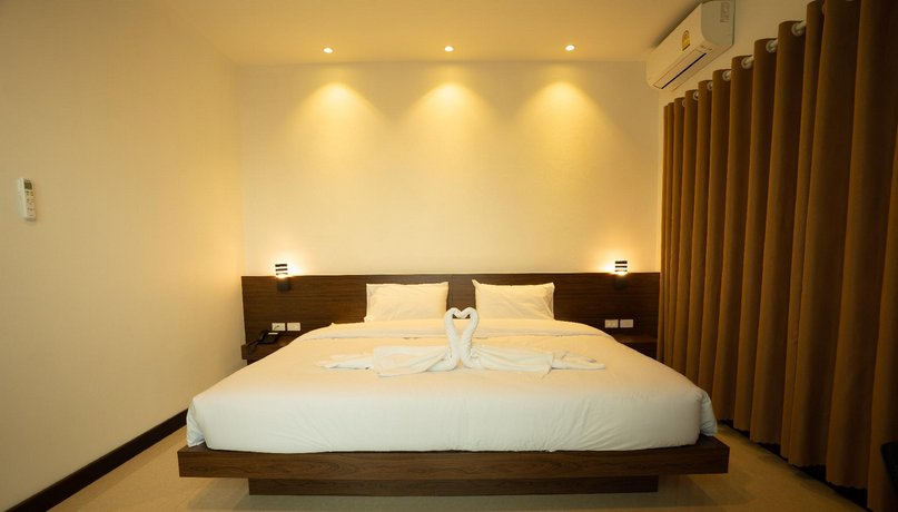 Intouch Riverside Hotel