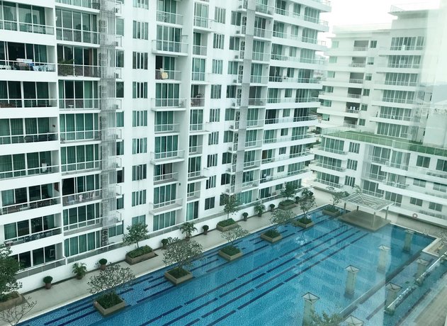 4br Embassy View Suite 7 Large Pool Free Parking