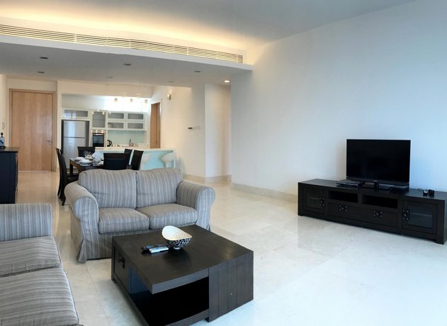4br Embassy View Suite 7 Large Pool Free Parking
