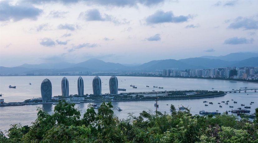 Sanya Fenglin Night Theme Hotel