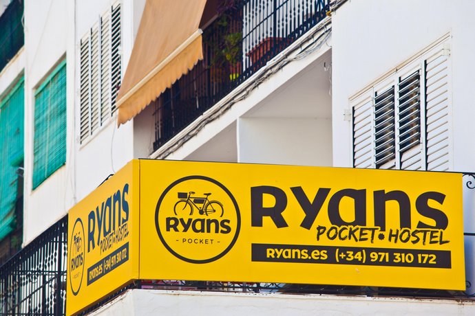 Ryans Pocket Hostel Puerto de Ibiza Spain thumbnail