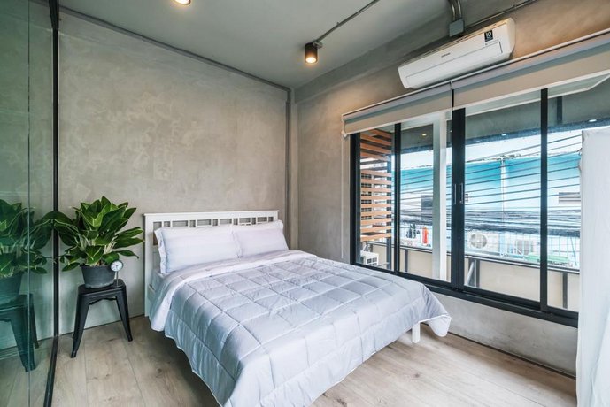 Light Loft at Victory Monument By Favstay