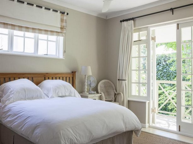 33 Strawberry Lane - Studio and Cottage