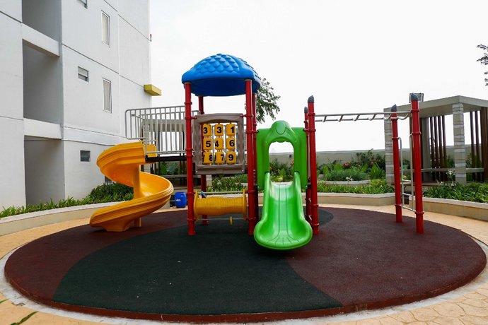 Cozy 2br Bassura City Apartment With City View