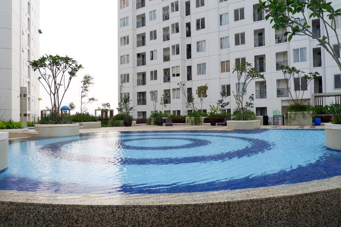 Cozy 2br Bassura City Apartment With City View