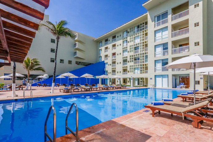 里贾纳坎昆雨林俱乐部酒店