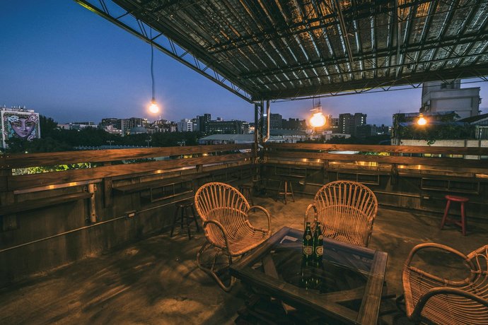 Five Elements Hostel Taipei City