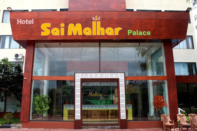 Hotel Malhar Palace Shirdi Compare Deals - 