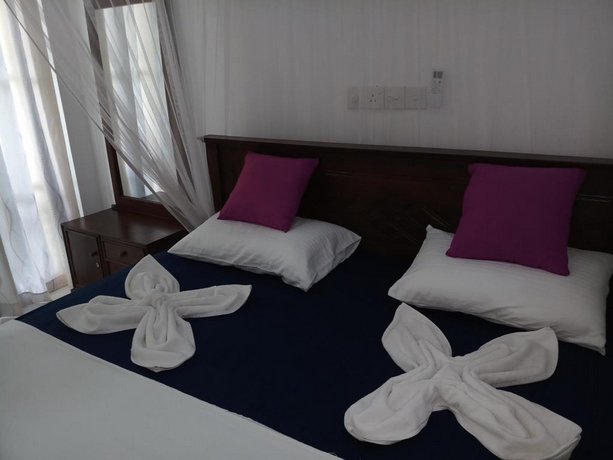 Sea Goggle Resort - Beach Front