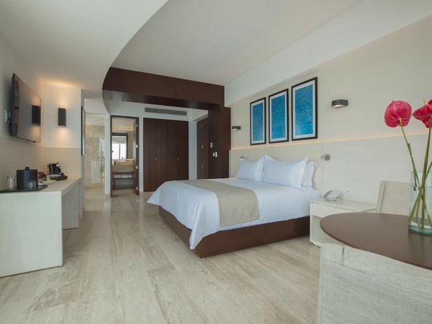 Altitude By Krystal Grand Punta Cancun - All Inclusive