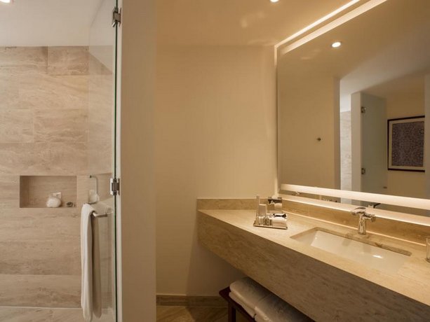 Altitude By Krystal Grand Punta Cancun - All Inclusive
