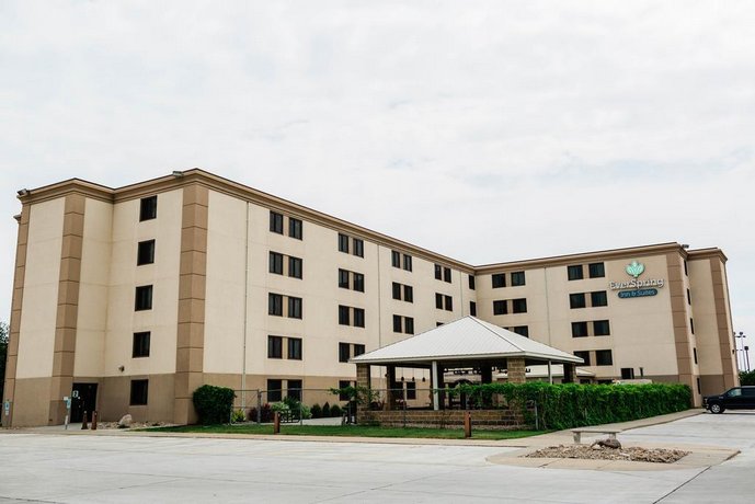 EverSpring Inn & Suites - Bismarck