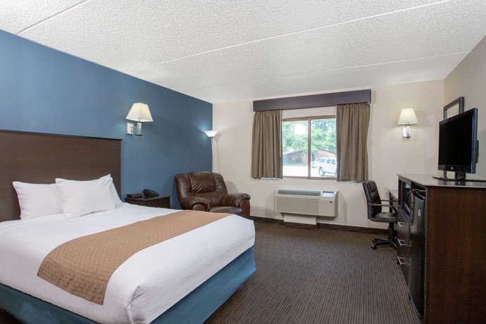 AmericInn by Wyndham Green Bay West