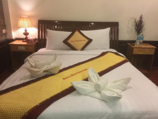 Merry Riverside Hotel